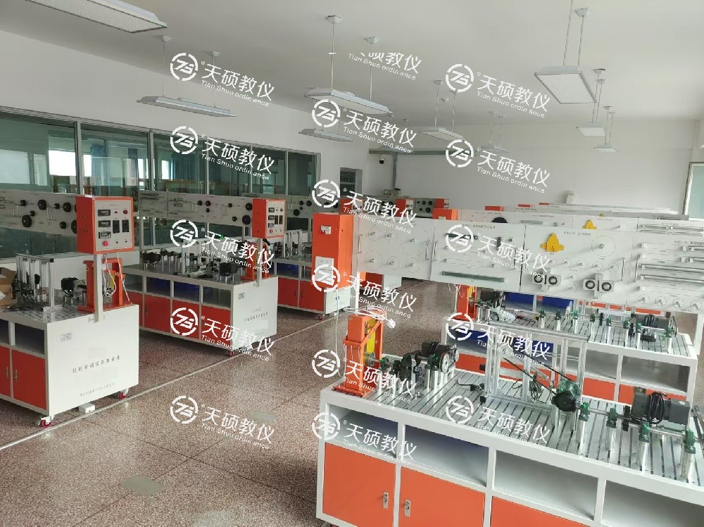 烏魯木齊技（jì）師（shī）學院（yuàn） 電氣工程及機電裝調實訓（xùn）室設備采購項目  順利安裝、調試（shì）、培訓、驗（yàn）收（shōu）通過！